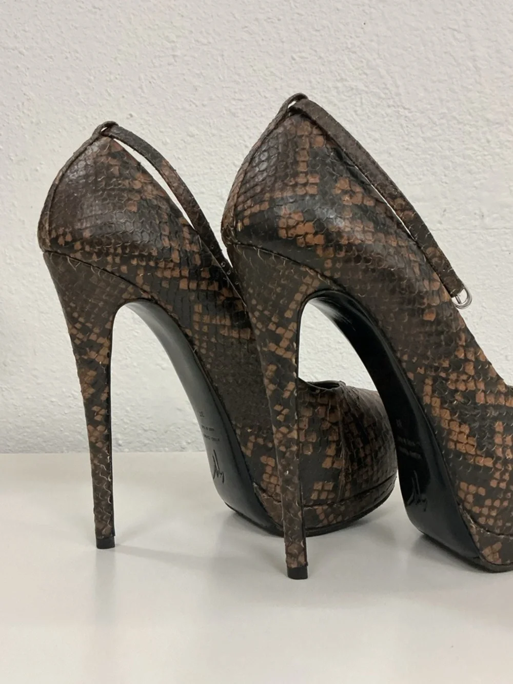 Giuseppe Zanotti Snakeskin Print Heels - Picture 6 of 6